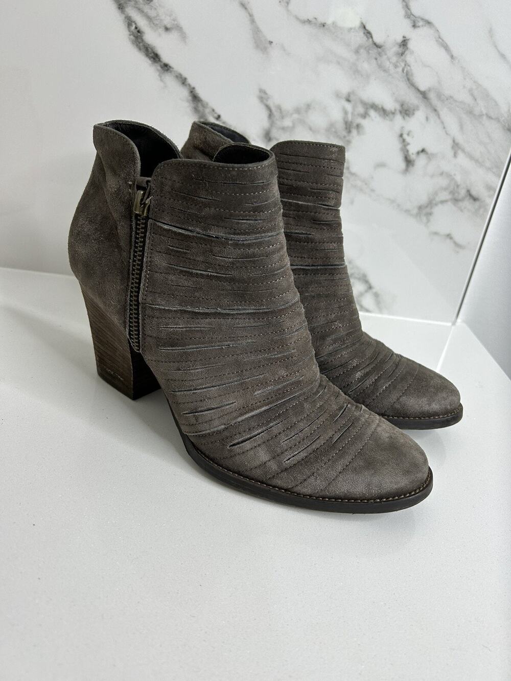 Paul Green Malibu Sliced Zip Bootie Gray Western Neutral Suede Round Toe Sz 5.5
